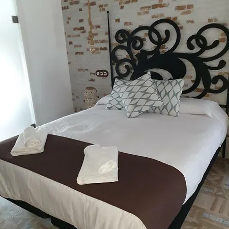 Apartment Apartamentos Hostal Cabanas Carboneras de Guadazaon