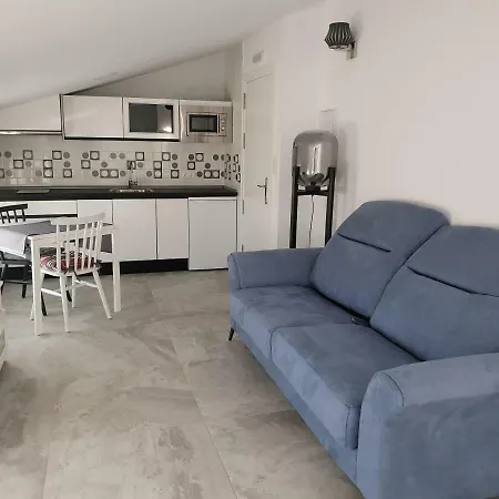 Apartamentos Hostal Cabanas *